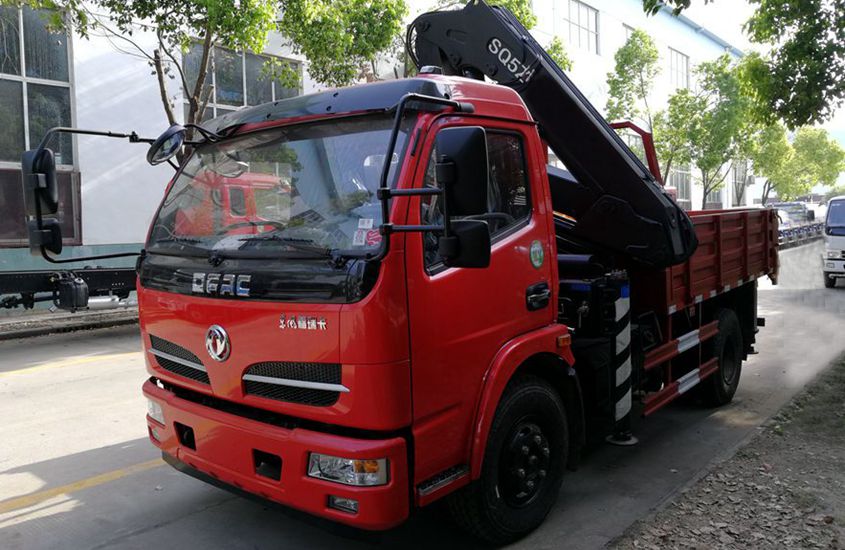 5吨蓝牌折臂随车吊左侧图片 5吨蓝牌折臂随车吊左侧图片